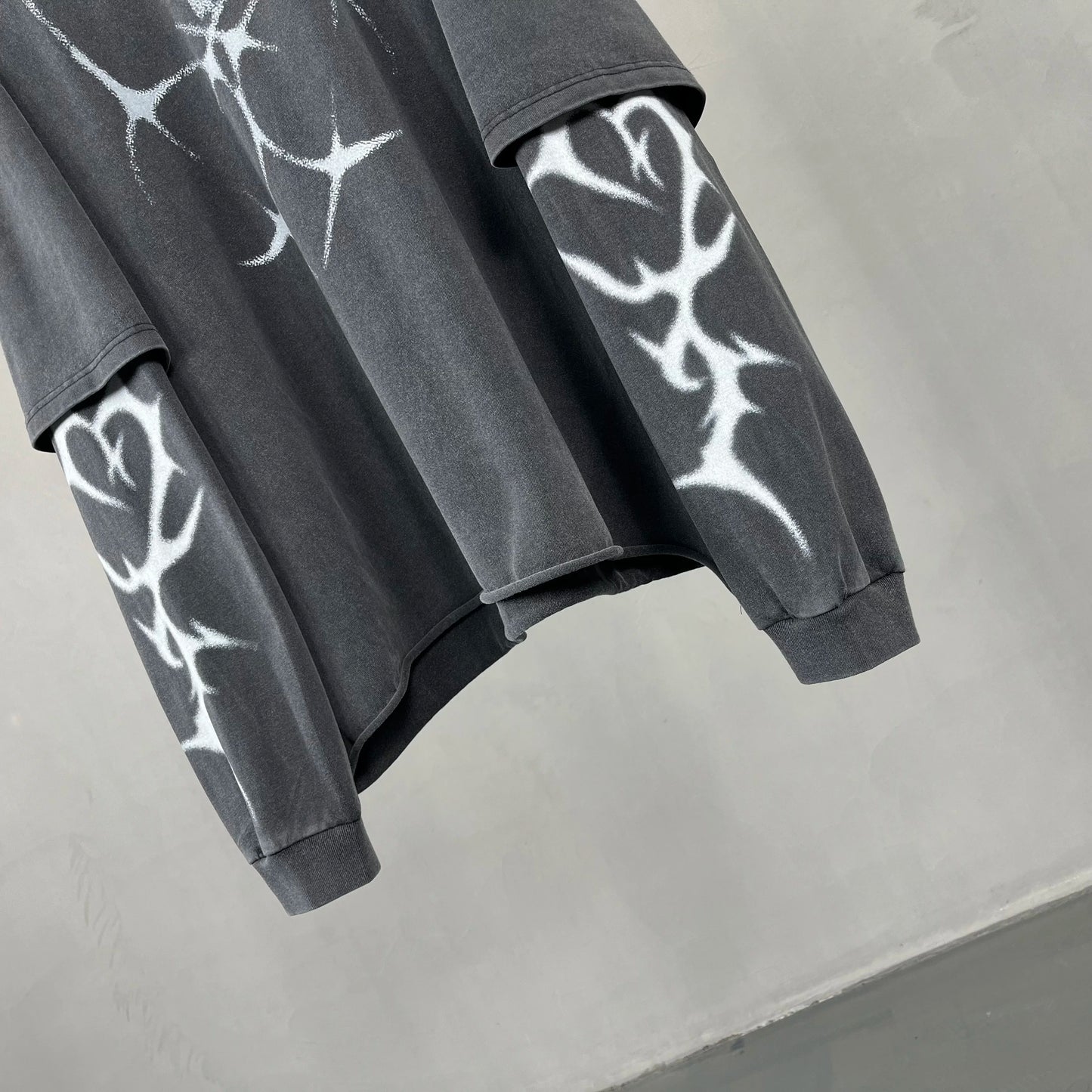 Printed long sleeved T-shirt with round neck