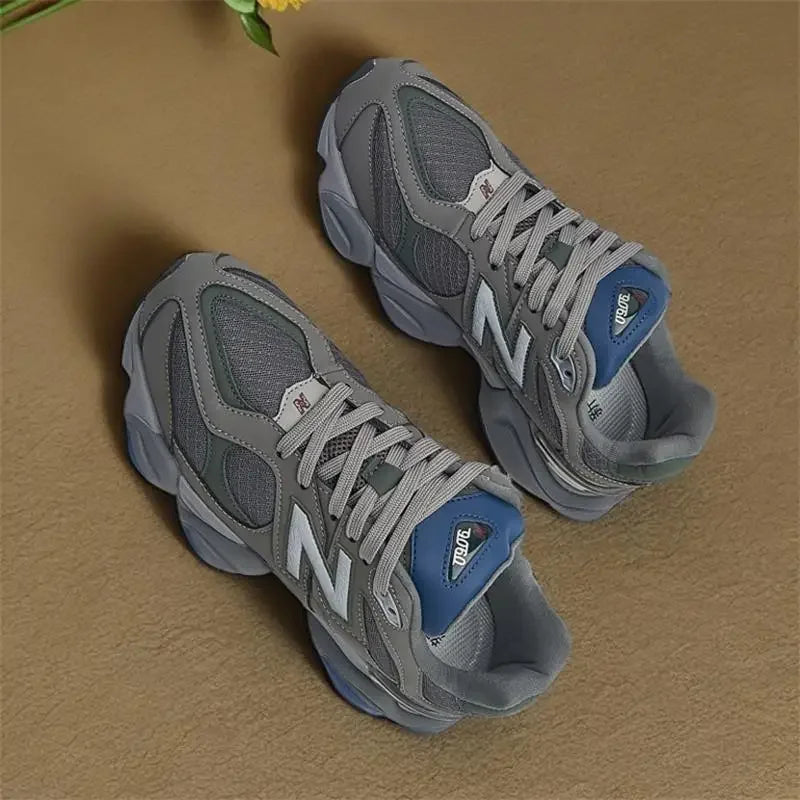 Retro dad shoes, Stylish multi-sport walking shoes with comfortable, soft soles for jumping and running