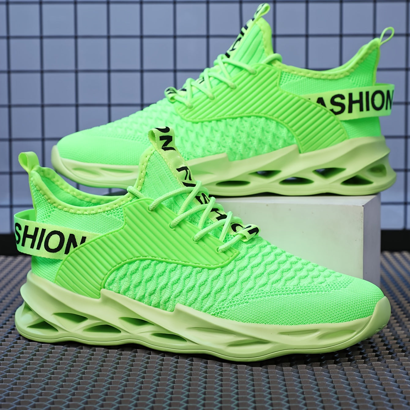 Men's Running Shoes Blade Non Slip Fashion Sneakers Breathable Mesh Soft Sole Casual Athletic Walking Shoes